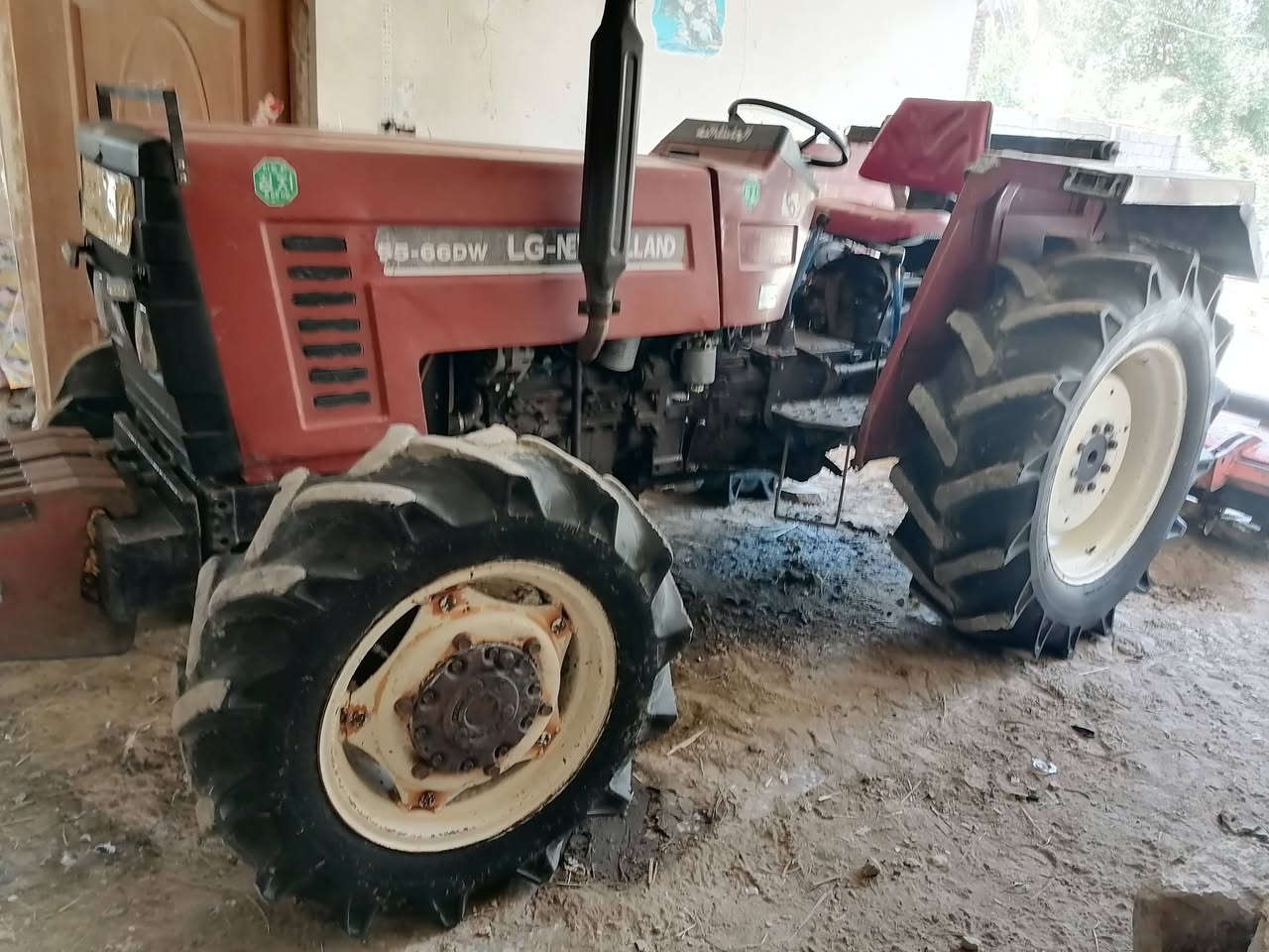 سلام عليكم مكينة للبيع فيات حجم 5566 ثلاث بستم
وياه رفاسة مديل ٢٥ زيرو مكان حلة سياحي ***********
*********** اسعر ١٦ ونص
