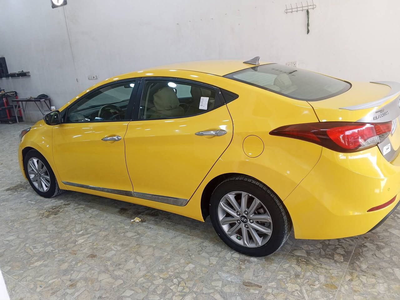 السلام عليكم ورحمه الله وبركاته
النترا وارد امريكي موديل 2016.  رقم بغداد انكيزي سنويه وهزه جديده كلش نضيفه وجاهزة وحلوه ماشيه 148, حادثها فقط البنيد مبدل بدون دواخل بدون معجون محرك 2000. دوش لاتنقيص. ولا تبخير كير محرك حداديه تخم تاير كهربائيات تبريد كله بشرط. دواخل بيجي واسود تحكم شاشه زغيره بلاد حساس خلفي تدفئه بلكشنات  بيها سونار المندلاوي  اي فحص اني حاضر    السعر 115.   مكاني بابل النيل 
***********.    بي واتساب
