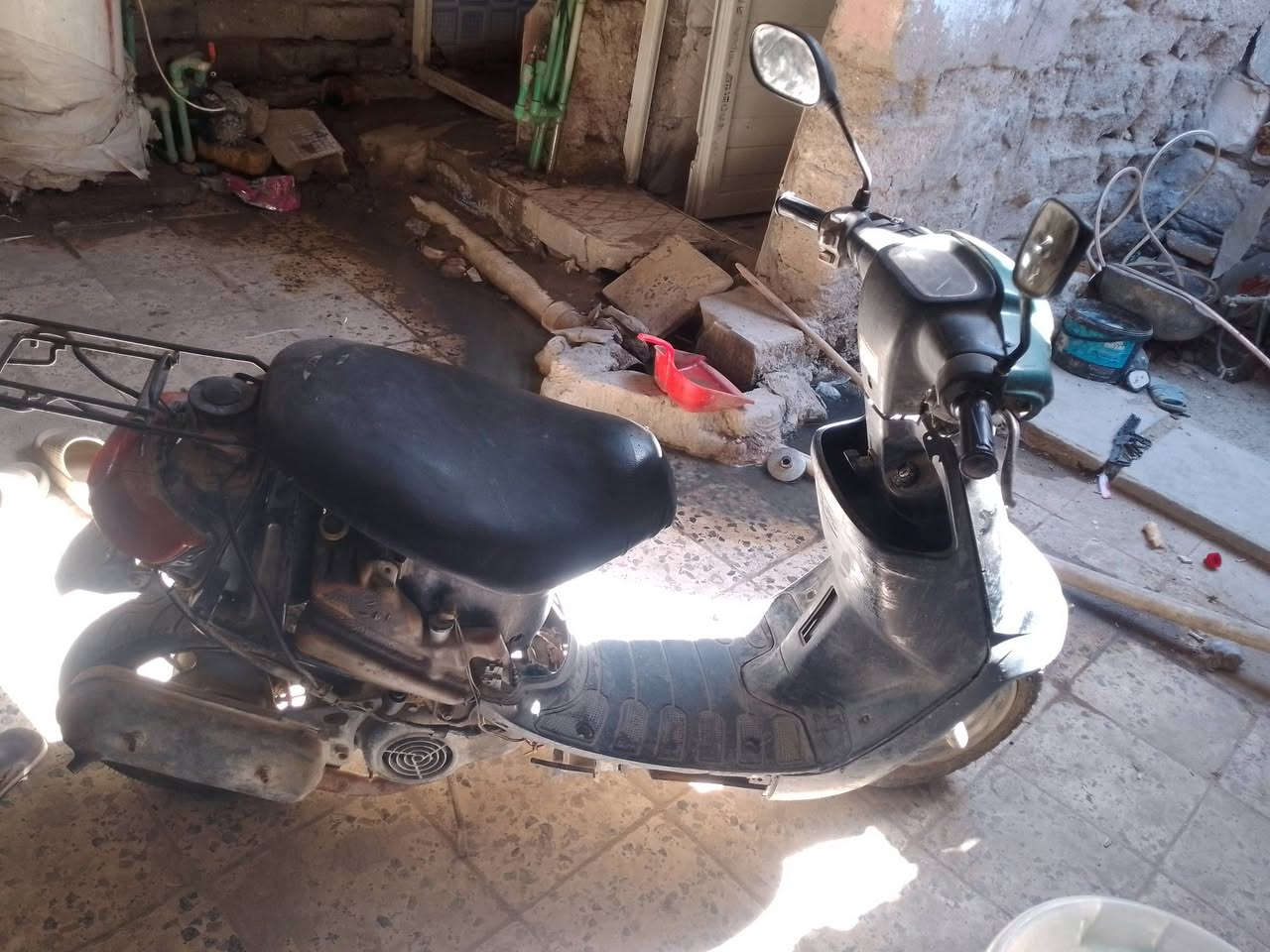 السلام عليكم شباب دراجه بتره للبيع خطين التفاصيل كامله الداراجه شغل  العنوان  حي الشهداء مقابل الاستداره مال شارع النص الدارجه جاهزه مجفته كلشي شغال بيها 
عوزها بس لايت وهورن *********** 
السعر 200مع المجال واذاء مراوس احسن بعد
