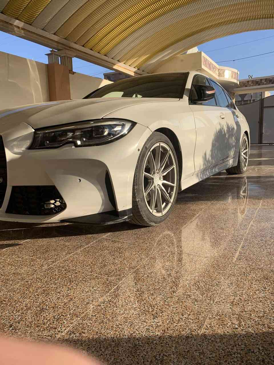 بي ام 330i موديل 21
للبيع او مراوس 
***********
*********** واتس
