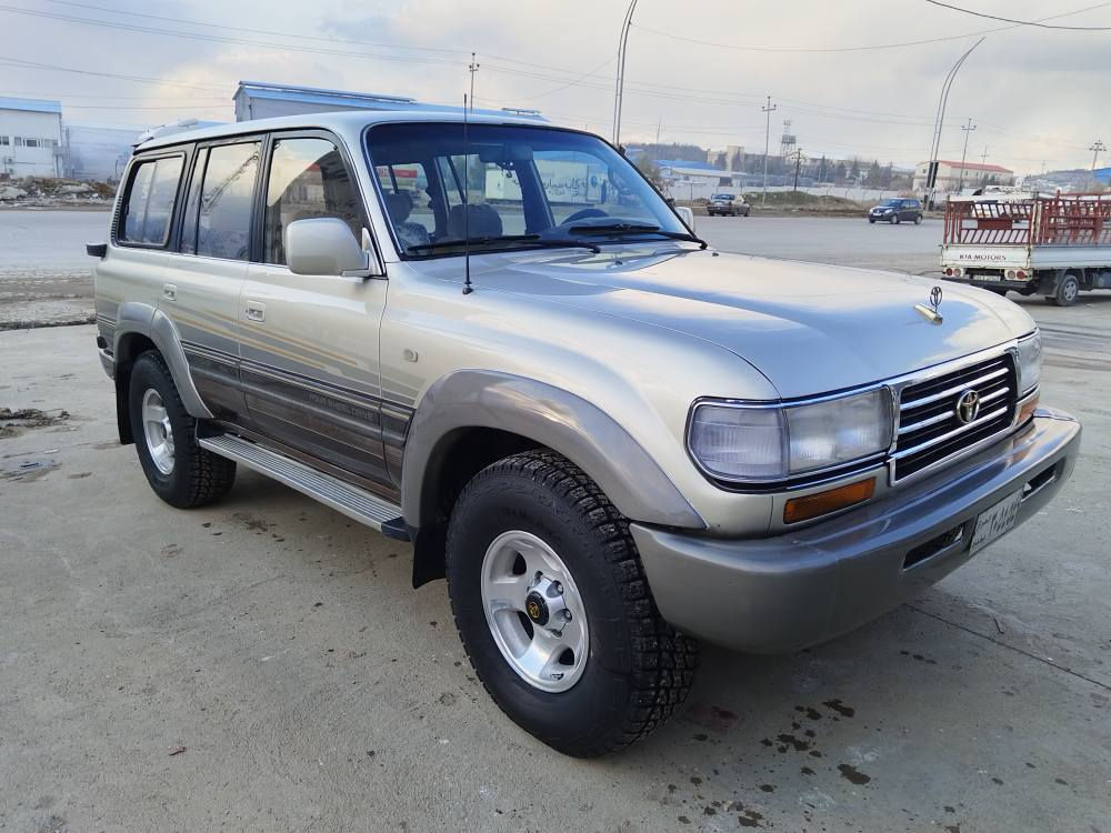 ***********له يلا عه له وي موديل ١٩٩٠ مه كينه وكيرو ده بل اكسلي به شه رت جوار تايه و ويلي تازه خراوه ته سه ر ي بي ده عم له رساخي بوياخ كراوه ارمي سليماني ارمي كونه به شه رت سه ياره ي باكو خاوين و بي مه صرفه هه موو كياني له سه ر شه ريكه ماوه نرخي ٦٠ كه لاو كميك مه عامه له السليمانية, العراق
