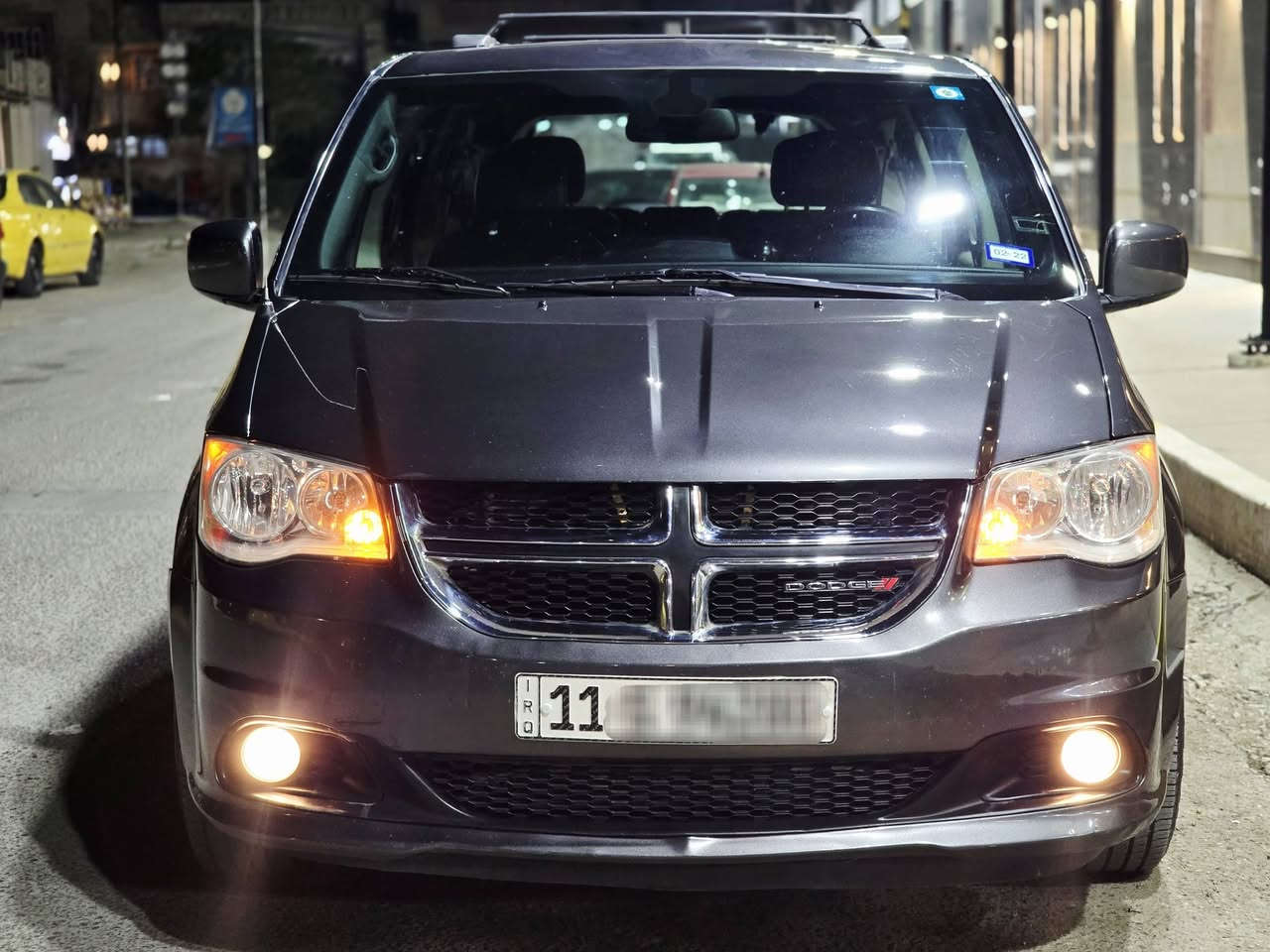 للبيع دوج كرفان  2020 لون رصاصي 
فول مواصفات ماشية 73 الف بدون ايرباك 
حجم 6 سلندر 3600 أبواب كهرباء 7 راكب
كرسي السائق كهرباء الكشنات جلد 
تبريد 3 قطع شاشة بالسقف كامرة 
تحكم ستيرن كشنات خلفي منفصل
باب الصندوق كهرباء تشغيل عن بعد 
الارضية مدوشمة جلد بالكامل
السيارة بيها منظومة غاز تخم تايرات جديد 
السيارة وارد أمريكي الضرر خلفي مرفق صور الحادث مع المنشور باب الجنطه ابلادي نفس ألون والجاملغ الخلفي انصبغ بدون ايرباك المحرك و الكير مكفولات 
السيارة جاهزة من كلشي 
رقم بغداد ومكانها بغداد السعر  195 ورقه
للأستفسار ***********
