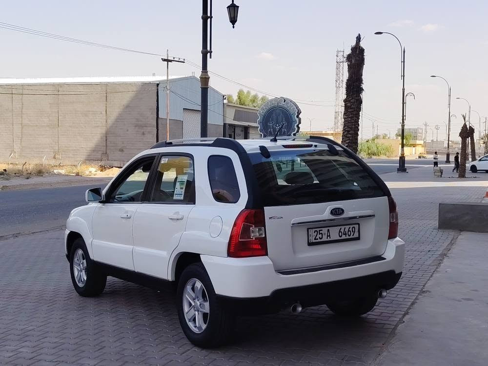 كيا سبورتاج خليجي ٢٠٠٩
سعر ٨٣ بي مجال بصيط
حزم صبغ بدون اي دواخل بدون بجم خلفي كبس 
مشروع وطني سنويه جديد لحد ٣١ هزه جديد دفتر بانزين بيها محرك كير تبريد اربع تايرات جديد صدر حداديه شرط تحويل اعتدر عن مروس بس بيع *********** كركوك كركوك, العراق
