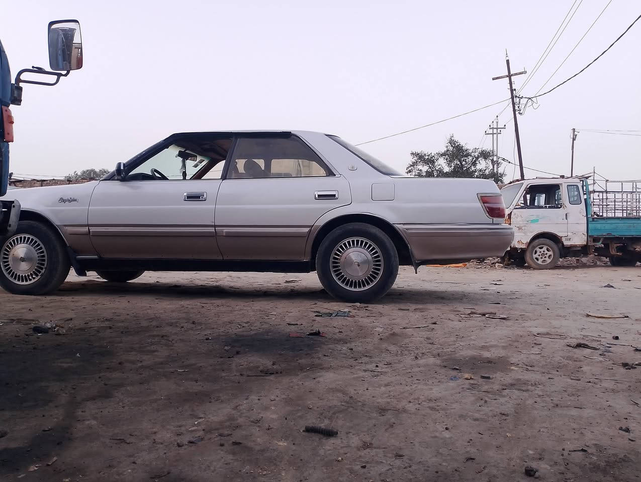 سلام عليكم
للبيع هارتوب موديل 1991 
رقم بغداد انكليزي بسمي سنويه لل30 
محرك وكير بطه 2.5 نظيفات شرط 
السيارة جاهزه كلشي ماعوزهه الله شاهد
حداديه جديدة تخم تاير جديد
مصبوغه عام للجماليه
السعر 35 وبيها مجال للشراي 
العنوان واسط قضاء الحي 
***********
***********
