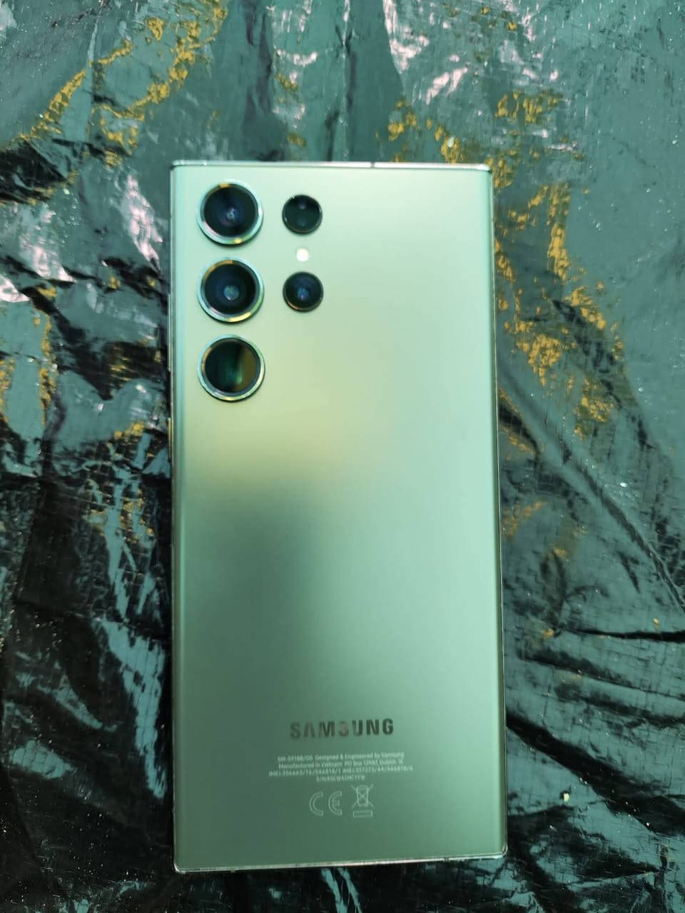 كلكسي s23 ultra
ذاكره 256 
نسخه الشرق الاوسط دبل سيمكارت
الجهاز نظيف جداً بس بي شخط بالحافه مالته اثر الكفر
ويا كفرات ثنين الجهاز نظيف حيل
سعره 725 قفل 
***********
