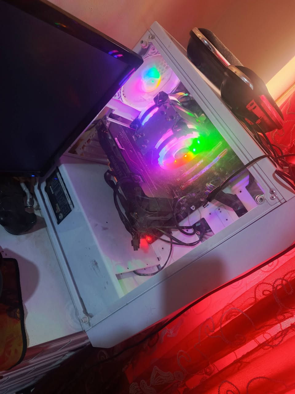 السلام عليكم 
Pc للبيع 
المواصفات :
MB : z390 aorus elite 
Cpu : i9 9900k 
Gpu : rtx 1660s 
Ram : xpg 3200hz 2x8 (16gb)
Hard1 : m.2 256gb
Hard2 : hdd 1tb
Ps : 500w 
تشغل اي لعبه ببالك 
شاشه ٢٤ مدري ٢٧ ٦٠ هرتز + ماوس وكيبورد 
الحاسبه شغاله والبارحه ختمت لعبة avowed عليها ومليت ها وياها حساب ستيم اوفلاين ١٥٠٠٠ لعبه و كيم باس مفتوح منزل بيها سكايرم اوبليڤيون و فورزا ٥ و avowed و كريمزون ديزرت وغيرهن بعد 
ابيعهن شلع ٧٥٠ وبيهن مجال للشراي


**إذا كنت صاحب هذا الإعلان وتريد حذفه لأي سبب، رجاءا أرسل رسالة إلى الدعم الفني**