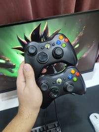 JOYSTICK ( عدد 2 )  ▫️ يشتغل مباشرة ما يحتاج برامج   💰 السعر الاثنين :...