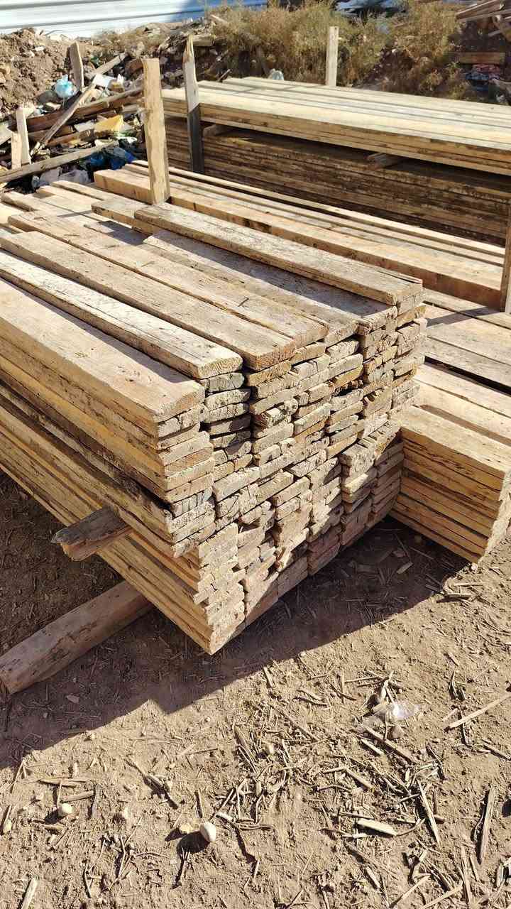 خشب للبيع نظيف اخو الجديد العدد 3 مكعبات ونص. بابل الحله.  ***********
