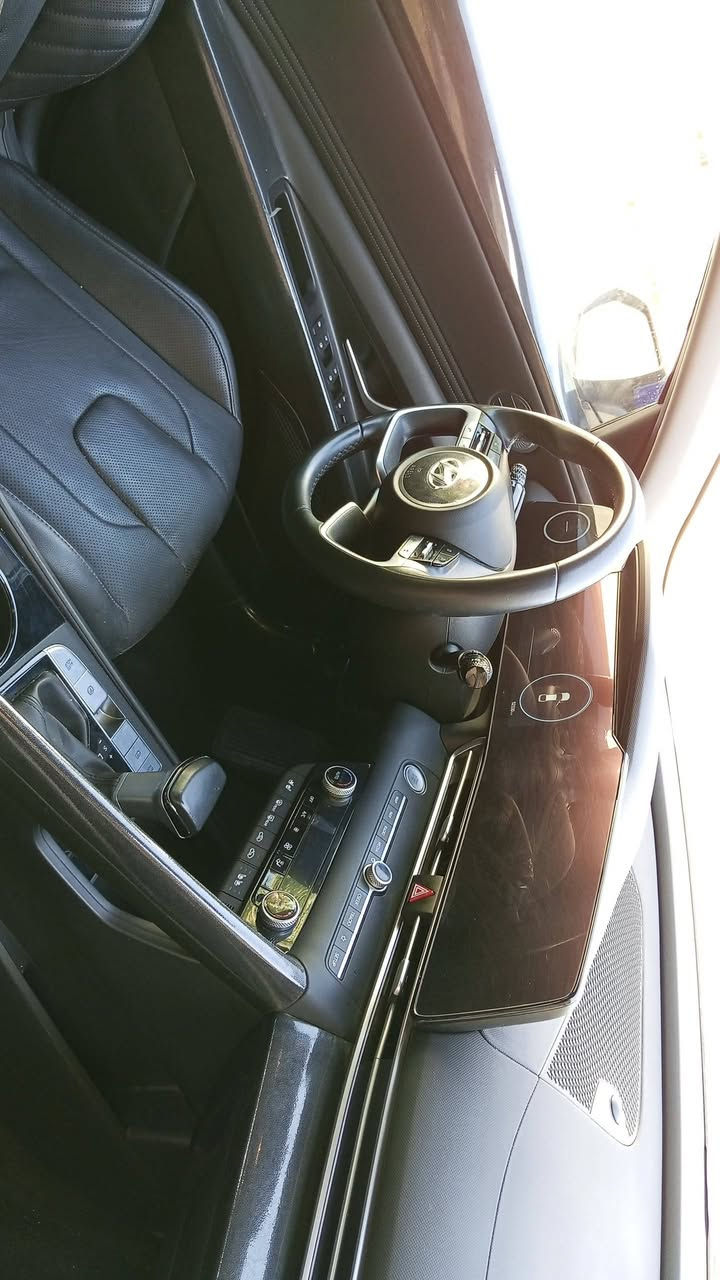 سلام عليكم من رخصه الادمن
سياره النترا 2023 هايبرد فول الاخير ميحتاج اذكر المواصفات  كدام عينك السياره بيه قطعه صبغ جاملغ خلفي صندوك بارد مكان السياره بغداد السعر 145 ***********
