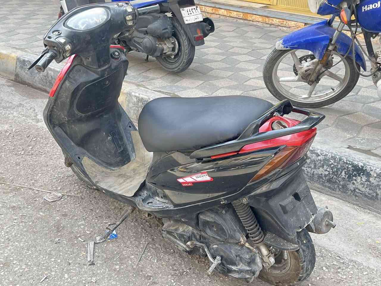 سلام عليكم
ياماها بومه للبيع 
محركها مال باله كشر جديد 
للبيع سعرها 350 وبيها مجال
عنوان الرمادي شارع الكص 
***********
