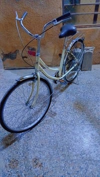 بايسكل بناتي ستة وعشرين بايسكل كامل من كلشي بريكات أمامي خلفي مختم لبا...