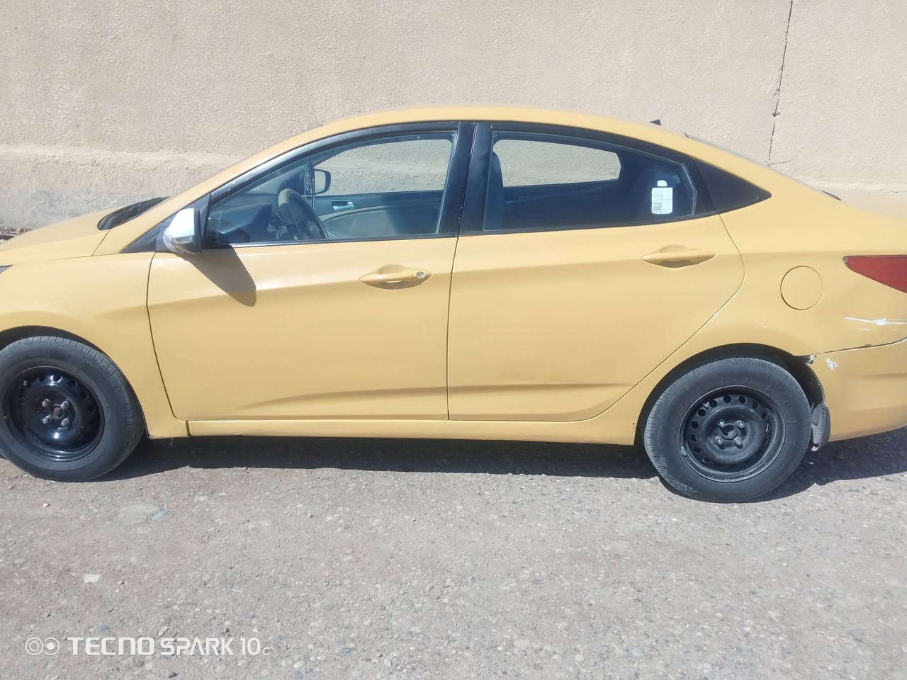 سيارة اكسنت 2013 رقم كربلاء انكليزي السعرر 80 وبيهه مجال الاتصال على هذا رقم ***********
