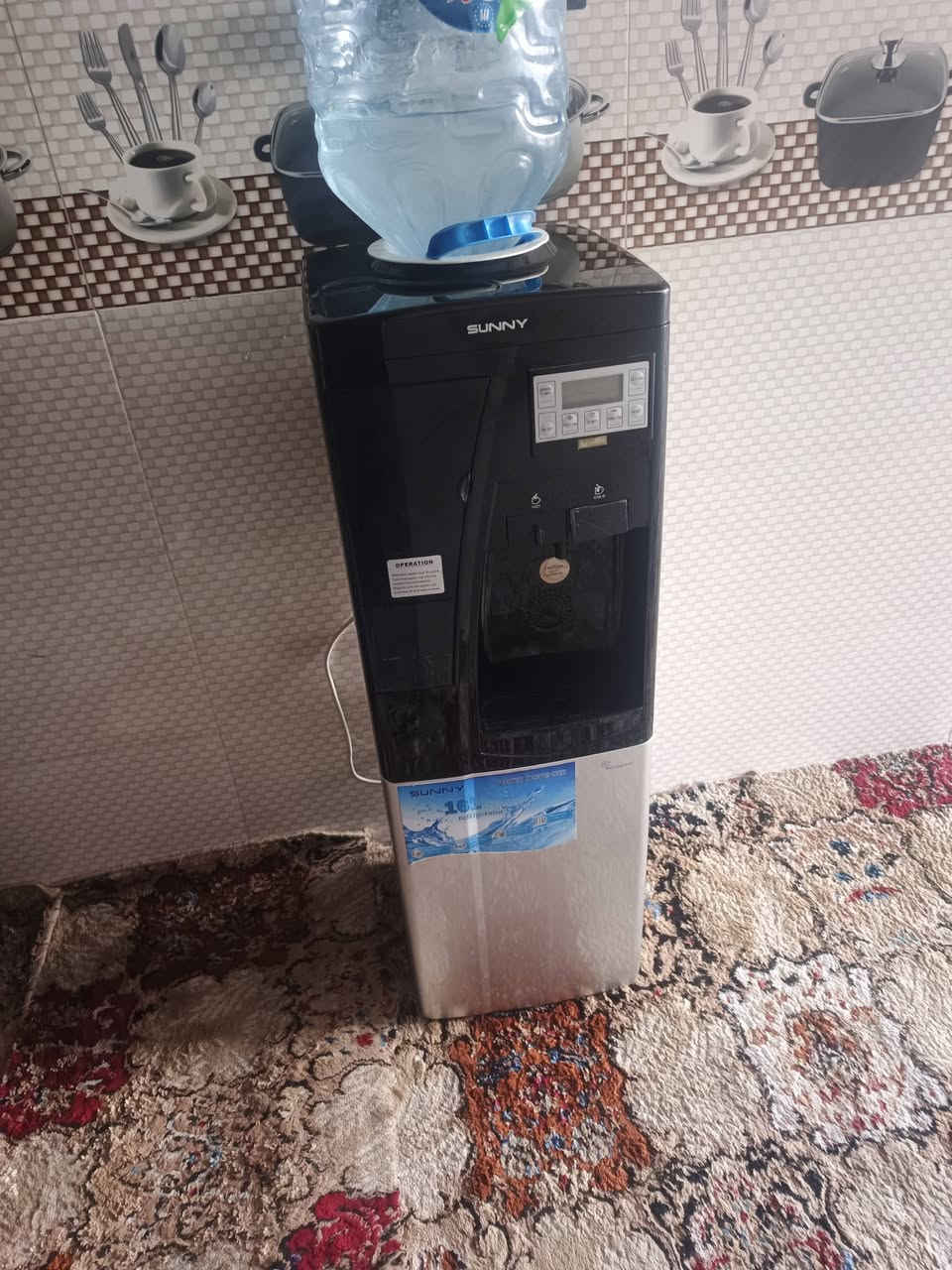 سلام عليكم براد شغال شرط حار بارد ثلاجه كل عيب مابيه بلادي وضع الشركه السعر 60  وبيه مجال مكاني كركوك حي عسكري شراي اتصل ***********
