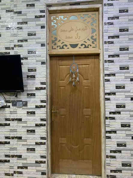 دار للبيع طابو زراعي سند 25 مساحه 120م واجهه 5م طابقين ثلاث غرف نوم مع استقبال وكلدور ومطبخ ومجمع صحيات بناء جديد عنوان الدار حي الصحه فرع الجامع الهندي 6 م عرض الشارع تبليط للدار السعر 170مليون قابل للتفاوض للاستفسار الاتصال على الرقم *********** أو مراجعه مكتبنا الكائن في الجزائر مقابل مجبس التمور أو مدرسه الطريق الى المئه
