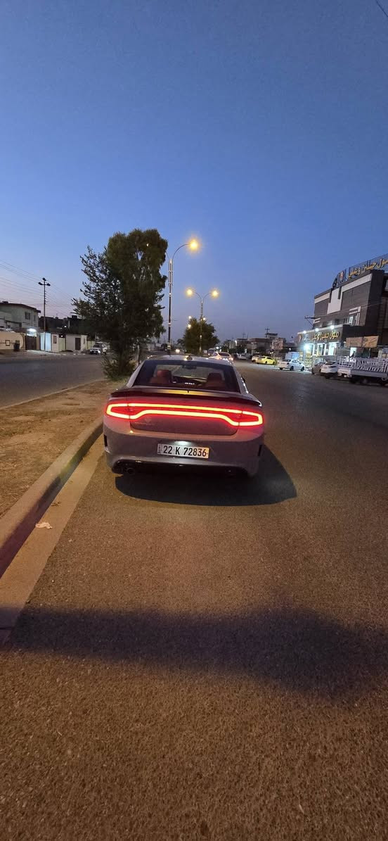 جارجر سموك سعر 210 لون مميز موديل 2022
موصفات GT فول مواصفات ماشيه 78 ميل 
رقم اربيل شرط تحويل سيارة نصبة احله من صورة
 سيارة مصروف  عليه داخل احمر  عليه كاربون فايبر داخل 
تايرات جديدة شادله ويل SRT سيارة مال جناي ومال بيه مصرف ولا نقص 
ضرر سيارة جامالغين وبونيد وبيه رش امريكي بخ( بابين سكن) وبيه بالجاملغ خلفي شبر جاملغ خلفي 

عنواني كركوك حي النصر -حي العسكري متواجد 
شراي يتصل على رقم 
***********

