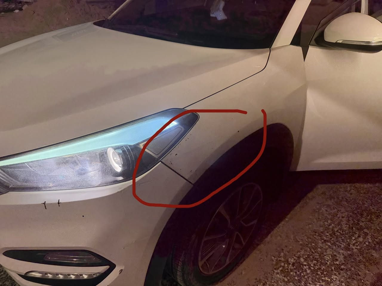 توسان 2018 خليجي مكفوله من كلشي ماعدا بيها بارد كد شبر بالجاملغ الايسر اثر ضربة ستوته وتم تعديله على البارد والصوره مرفقة ومؤشره بالاحمر 
السياره نضيفه جدا ماشيه فقط 71 الف قابل للزياده 
تفيد جدا الشراي الجناي مو جماعة المعارض 
الرقم اربيل و السنوية بأسمي وتنتهي بنهاية سنه ٢٠٢٨
السعر 176 ورقه وبيها مجال ان شاءالله 
رقم الاتصال و الواتساب ***********
العنوان البصرة / الجبيلة / حي الميثاق

