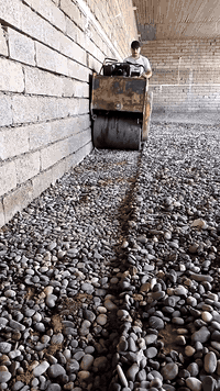 السلام عليكم يوجد حادلة لحدل البيوت والثيلات والحواش مع  (حدل بلا  لاش كبل سيراميك) للاتصال *********** او ***********. والأسعار مناسبة أن شاء الله
