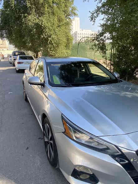 بيع سريع نيسان اللتما موديل 2020 بأسمي فئة SL تلث قطع السعر 145 السيارة خير من الله بدون اي نقص للاستفسار اكثر اتصل ***********
