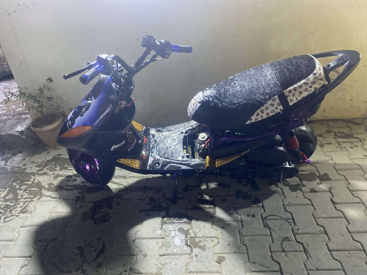 السلام عليكم دراجة ماكس عدلة مال لعب صاروخ ب600 مكاني بغداد المنصور ***********
البجم موشم
الكشن دوشمه رياضي جديد
دوسات ذهبيات
بوشه 55 
سلف55
صلنصه FM
باتري جديد
اشاير وهرونات
يدات سكليتر رياضي وقجمي جديد
شاصي مصبوغ ومضروب كايلر
ويالة رياضي 
تايرات جدد
قبق فلاوين  رياضي
قطرة رياضي
