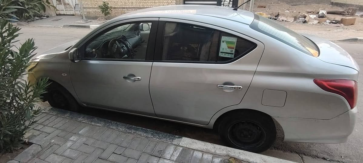 نيسان صني ٢٠١٧ بليته الزركه مكفوله كفاله عامه بيه فقط البارد بلباب الخلفي منظومه زنون بلاد  تبريد حداديه مكينه كير جاهز السياره بأسمي السعر ٩٠ وبيه مجال  ***********
