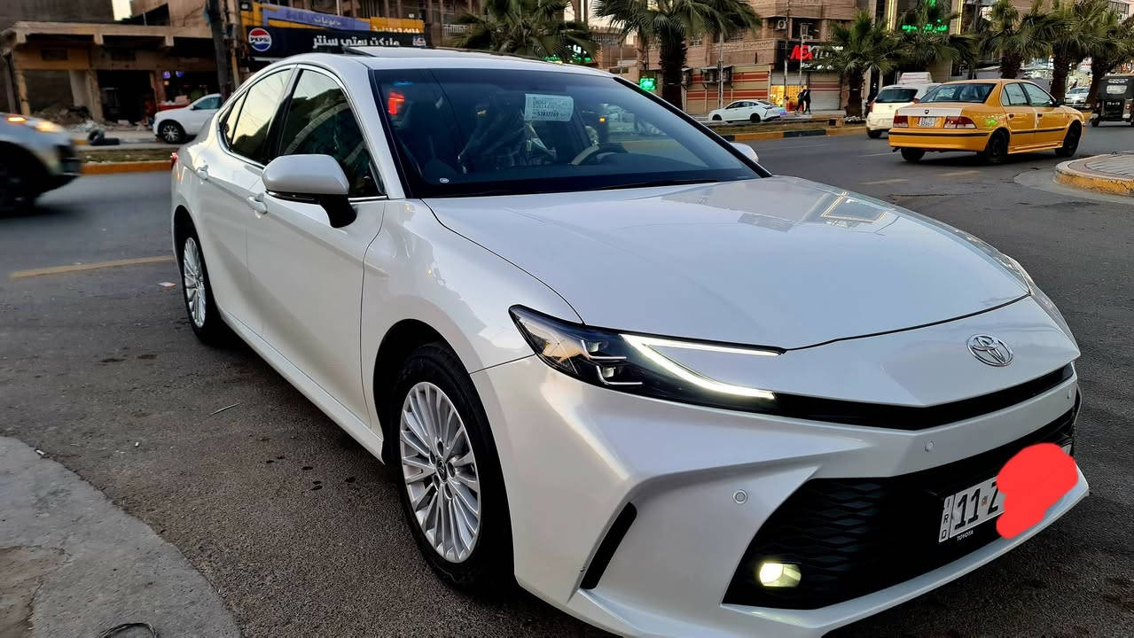 السلام عليكم. 
كامري خليجي ساز 2025
السياره اجت وجبه حالوب خفيف ومبين 
السياره ماشيه 4000 اخت الزيرو
مواصفاتهه LE
بصمه فتحه سلايد جام بلارايز و اربعه اوتو مري شفط وأشار بل مري
حساس أمامي خلفي 
تبريد أمامي خلفي 
شاشه
شحن واير ليس
خمسه ويل كب
كشناتهه مغلفه جلد
السياره جديده وماعيزهه شي 
ظمان شركه ساز 
بيهه 8 تبديلات دهن للاربعين الف
السياره بإسمي تحويل ثاني يوم رقم بغداد 
السعر 264$ 
***********.احمد.   مكانهه البنوك
