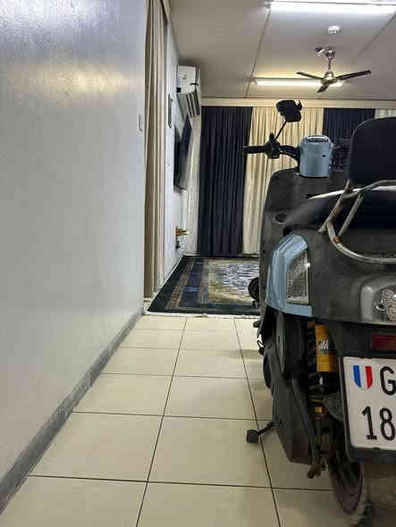 السلام عليكم شباب دراجه ماكس بوليس دراجه نوزل دراجه الله شاهد نظيفه بيهه ترتيبات بوش+ دمام + شاير بيض + بكلايت فراشه + زنون ابيض واصفر بيهه كفرلت بلاد اسود مختم ختم واحد  الدراجه  اكفلهه كفاله عامه من المكينه  بيها من الفيس ومكتبه كامله السعر 1250 الرقم ***********
