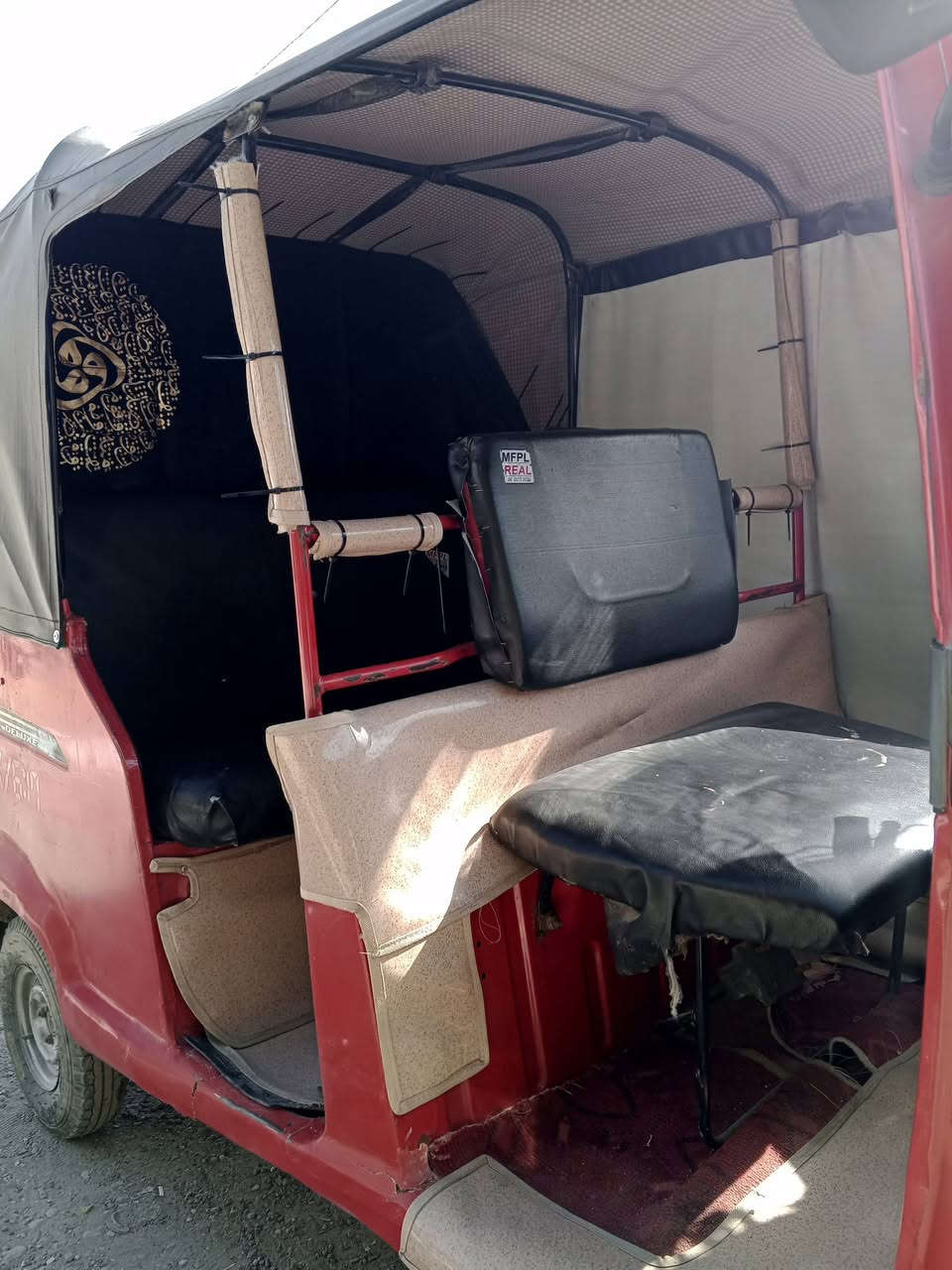 السلام عليكم تكتك tvs للبيع
كاملة مكملة مكينة مكفولة لا تنقيص ولاتبخير ترايها للبصرة بشرط شلعة ومعدل تكتك حلوة وكاعدة مجبزة ونصبتها تخبل دوشمه جديدة سبع قطع 
اوراق كاملة 
السعر : 3250 وبيها مجال 
العنوان : بغداد الشعب 
الرقم : ***********
