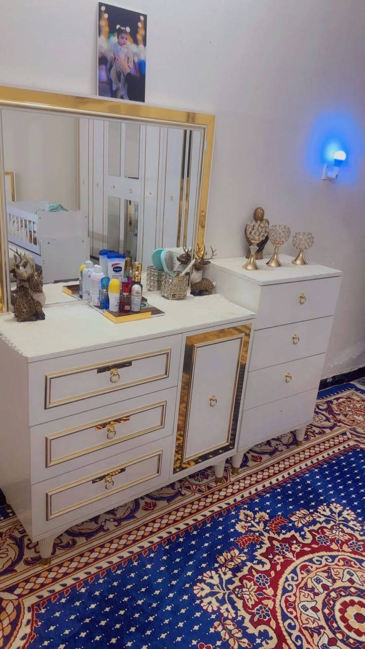 سلام عليك غرفه تركيه 11قطعه غرفه جديده
سعر مليون 250وبيه مجال 
العنوان بغداد فلكه 83
رقم ***********
