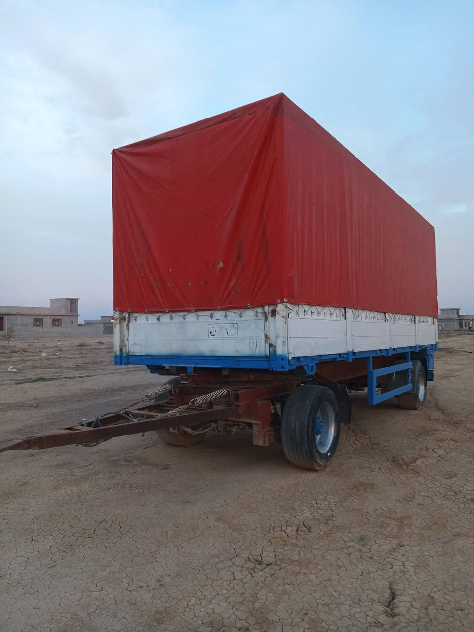 مقطوره للبيع تك طول سبعه ونص جديده وربيه فحل جوبلس وركتين مكان ديالى ***********.    ***********
