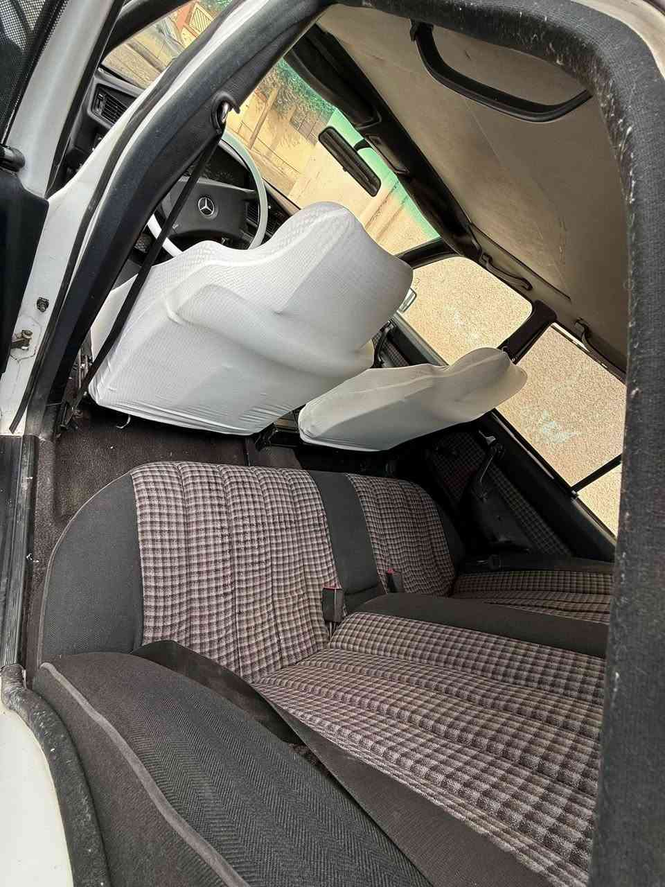 السلام عليكم
مارسدس 190 طيارين
4سلندر كابريته 
موديل1986 محدث1991
كير توماتيك 
سلايت 
كاربون بانزين 
صبغ فقط 3 قطع جماليه
طخم جديد تايرات جديد
شرط التحويل رقم الماني سنويه جديده
السعر55 وبيها مجال
مكان حي الطيران موصل
رقم الهاتف:***********
***********
