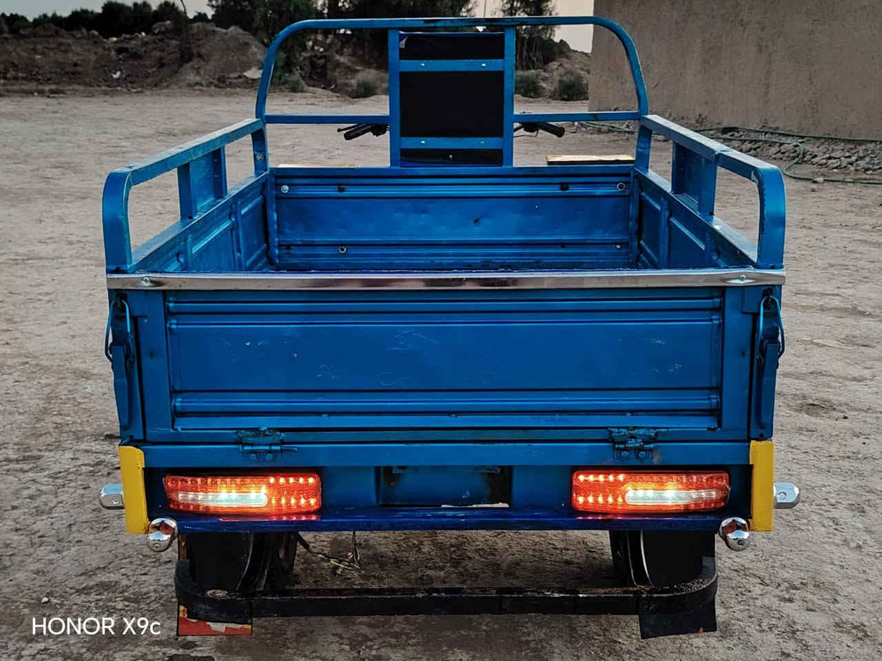 السلام عليكم ستوته 16  للبيع مكفوله كفاله عامه من الشاصي والركبه‏ اكسن جديد تايرات جدد اوراق اصوليه دبلات جديد  محرك 19 السعر مليون 400 وبيها مجال ***********
