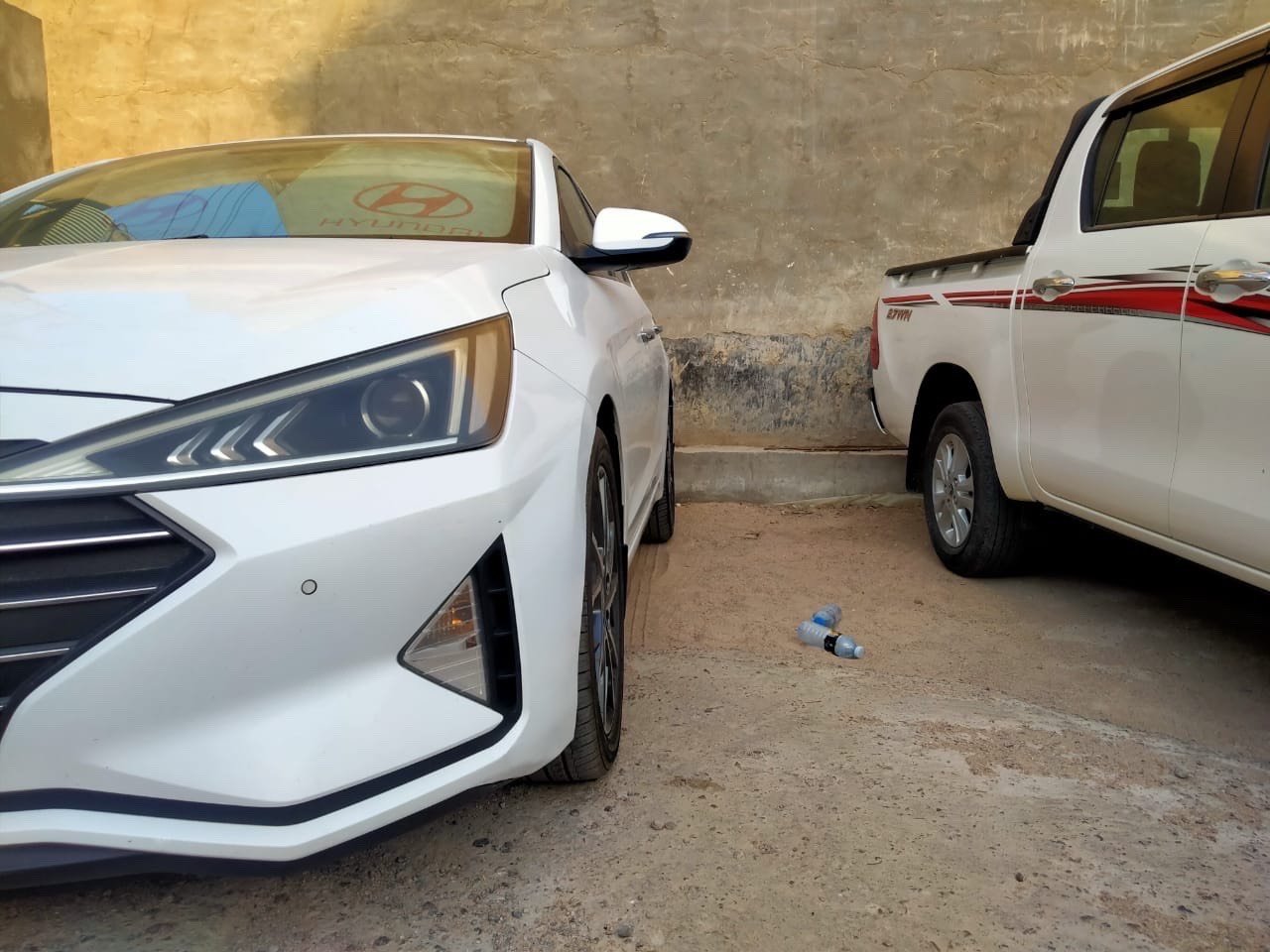 السلام عليكم هونداي النترا للبيع موديل 19شكل20 المواصفات فول 1/1 السياره مكفوله ماعدى شخط بالجاملغ والباب ومسحوب كرت وبيها حالوب خفيف والباقي كفاله السياره حلوه أحله من الصور رقم شمالي الجديد انكليزي وسنويه جديده هزه جديده لغاية 2030 بسمي حصرآ السياره جاهزه من كل النواحي 
السعر 155وبيه مجال
للاستفسار ***********