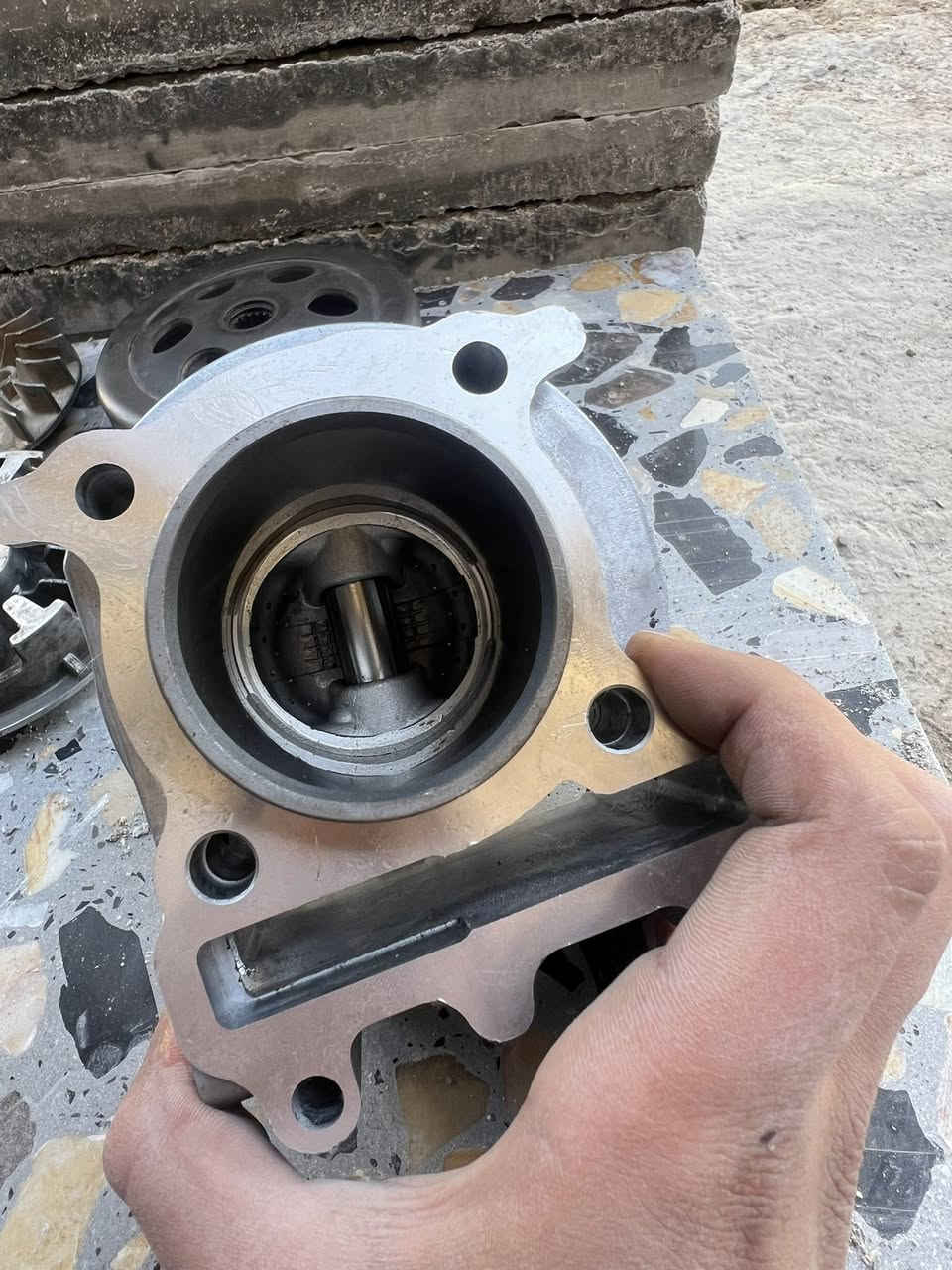 سلام عليكم بوشه بلاد سكنس مامستخدمه وكلجات الأمامي رياضي كلهن 50وبيهن مجال حك الجيه مكاني الامين الثانيه ***********
