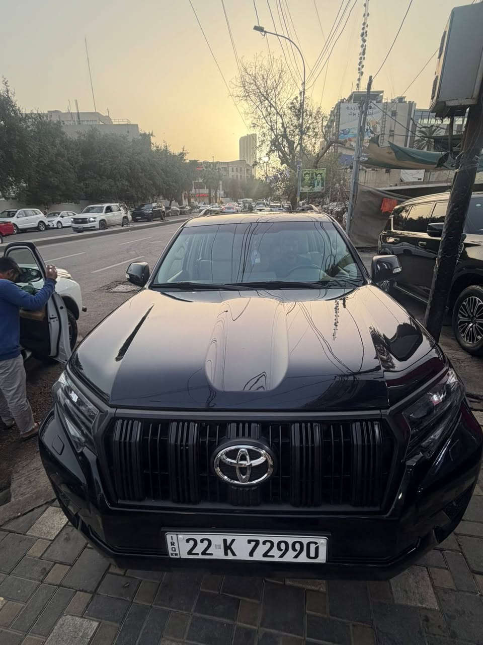 السلام عليكم برادو 2023 بلاك Txs فول واحد على واحد ماشيه ٩٨
سياره كفاله عامه من الصبخ بيهه شبر بارد جوه قبق البنزين لسلام عليكم للبيع برادو 2023 بلاك Txs فول ١/١
السياره بأسمي رقم اربيل 
داخل بيجي / فتحة / كامرة
سياره كفاله عامه من الصبخ بيهه شبر بارد جوه قبق البنزين
مكان السياره بغداد
للتواصل ***********
