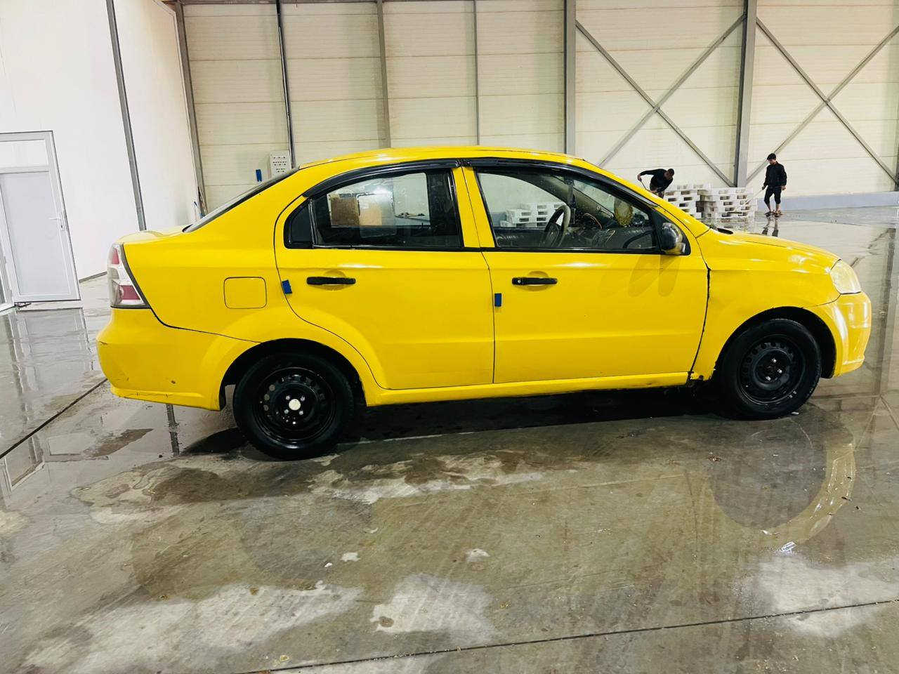 افيو 2010 مفتوح مكفوله من ضربه او صبغ لبيع كير عادي ومكينه جديد ماعيزه شي رقم نجف مكان سياره كربلاء المقدسة *********** سعر 50وبيها مجال بسيط حك جيه
