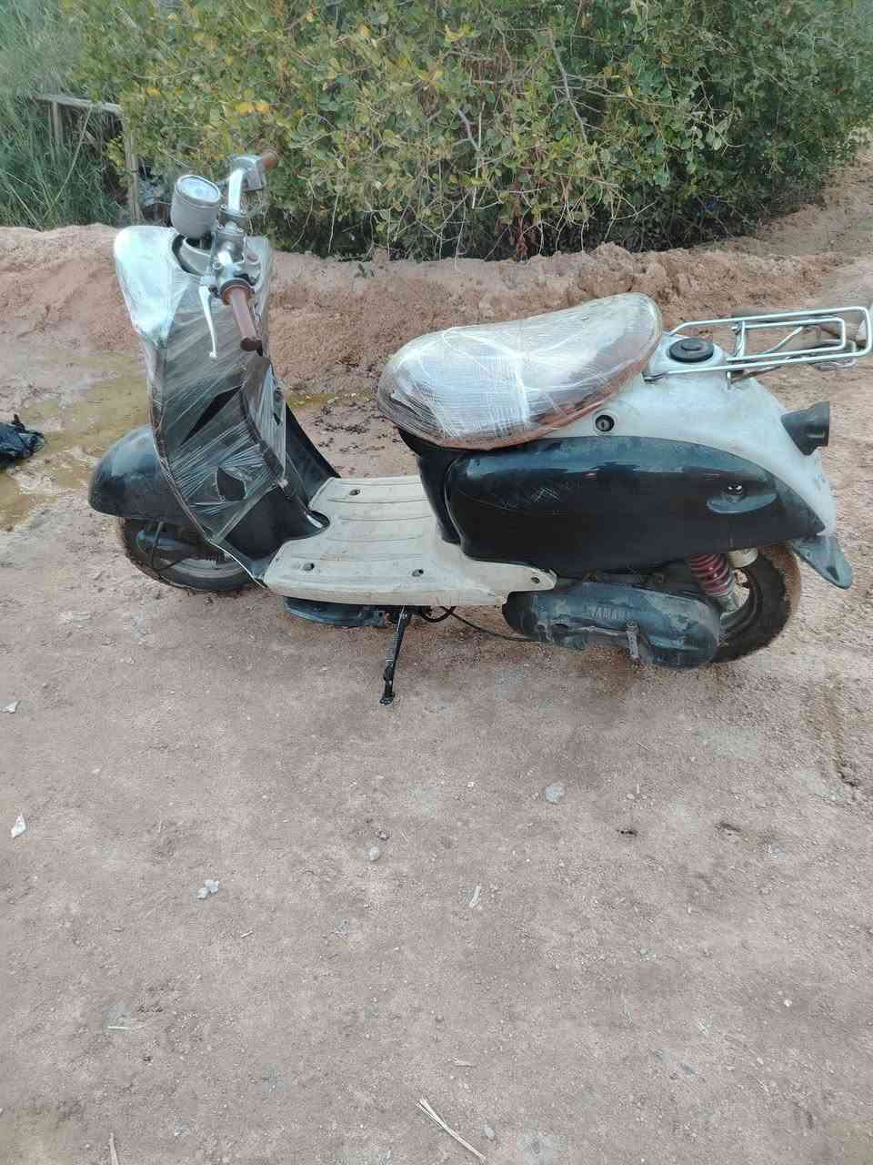 ياماها عبد الحليم دكة هندر دراجه ناعمه تجفيت جديد سعر ٢٠٠ وبيهه مجال للشراي *********** مكاني حمدان
