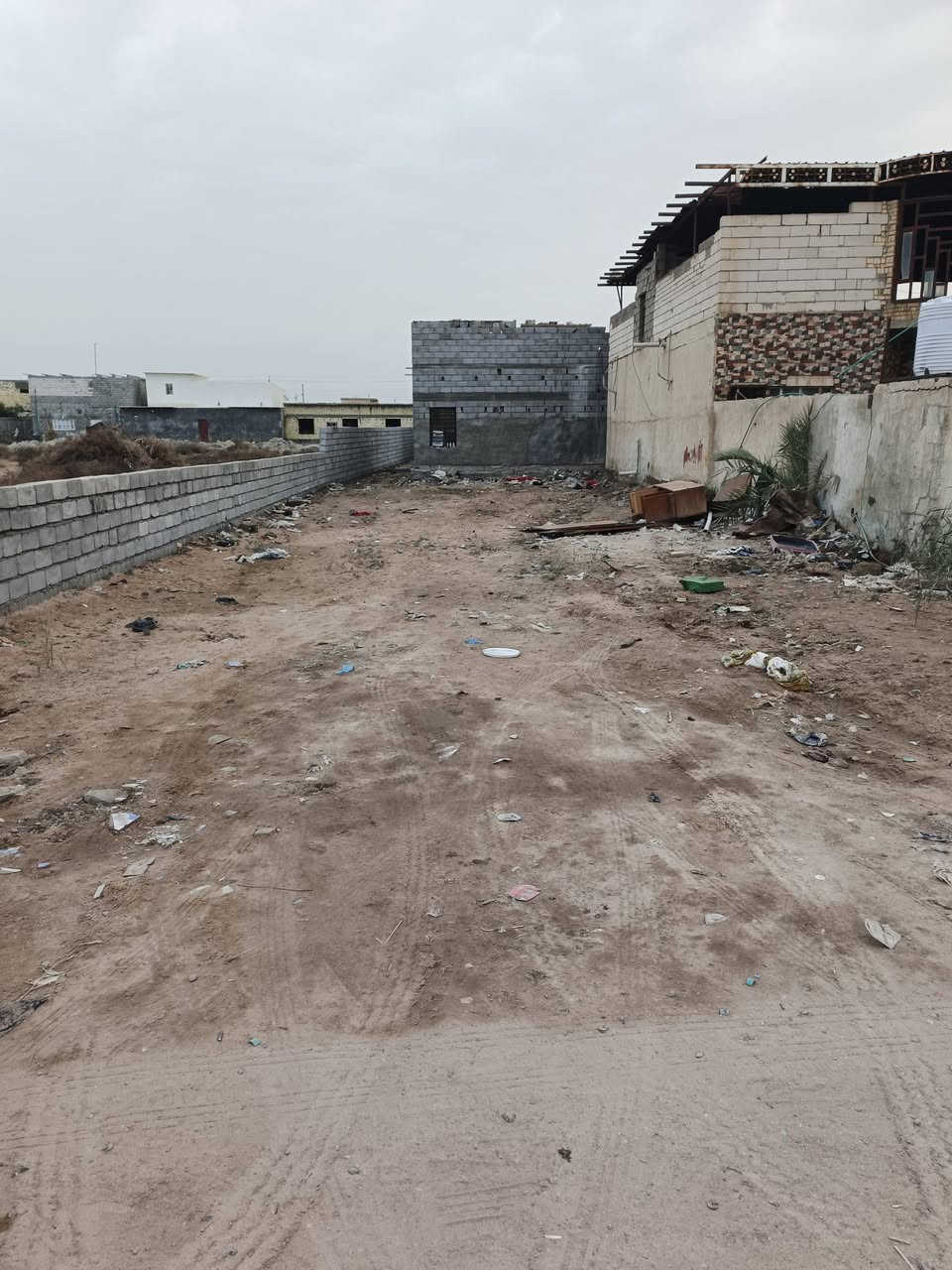 أسعد ألله أوقاتكم بكل خير 🌹
اللاستفسار ***********

توفرت قطعه للبيع

ألمساحه 300م 

على تبليط مباشرةً 

واجه 10 × 30 نزال

جميع الخدمات متوفره

قطعه كلش حلوه ومرتبه

وكذالك سعره جدن مناسب

نوع العقار طابو زراعي عراقي 
سند 25 

العنوان أبي الخصيب طريق الصحراء 
تبعد عن طريق صحراء 200م
منطقه هدوء ومرتبه

سعر 38 مليون وبيه مجال
اللاستفسار ***********
