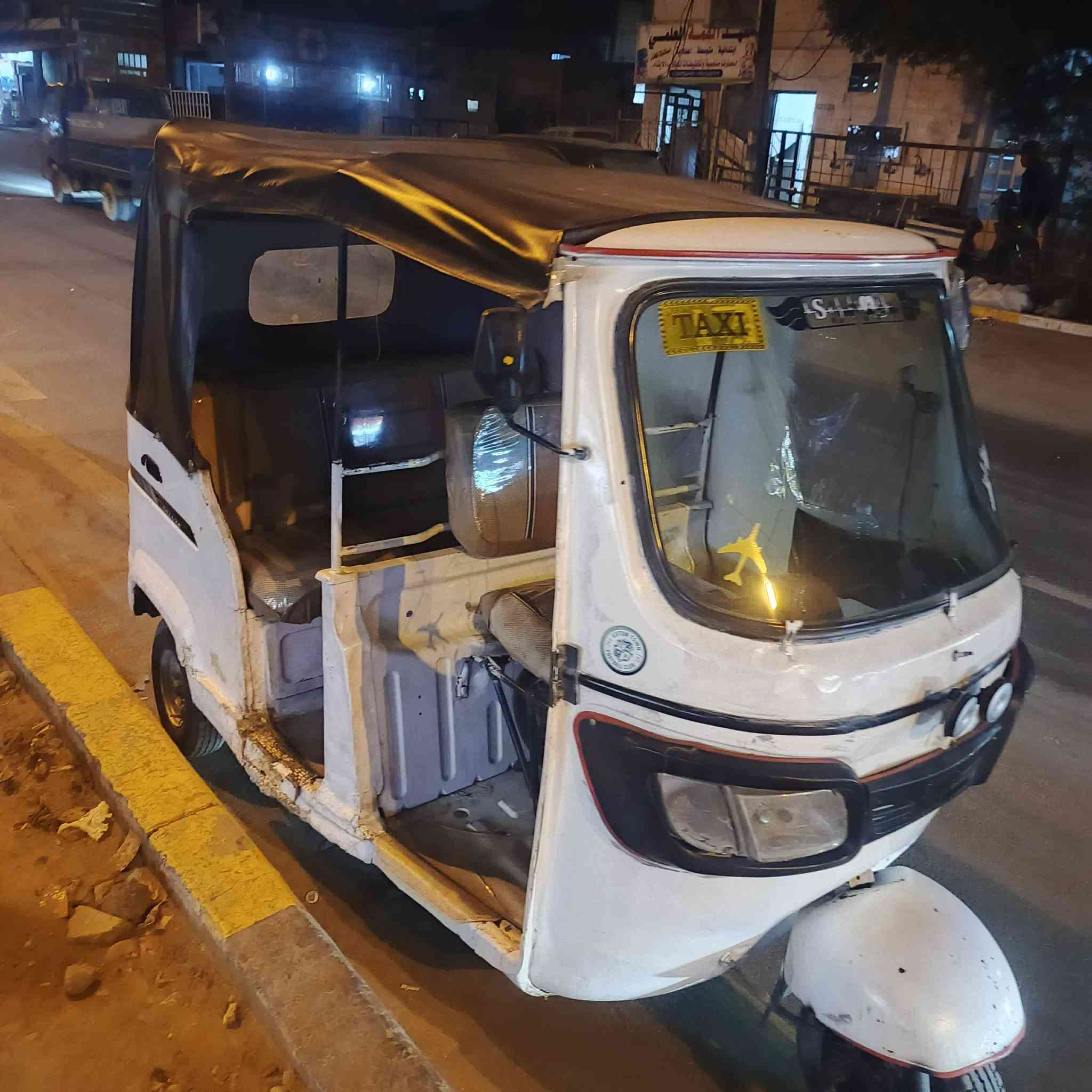 السلام عليكم تكتك تي في اس للبيع موديل 2018 تكتك شغاله مكينه ناعمه تجفيت جديد لاتنقيص ولا تبخير كهربائيات شغاله جاهزه كبل للشارع ماناقص اي شي السعر مليون و900 وبيها مجال قليل حك الجيه مكاني بغداد الاستفسار على الرقم‏ ‪***********‬
