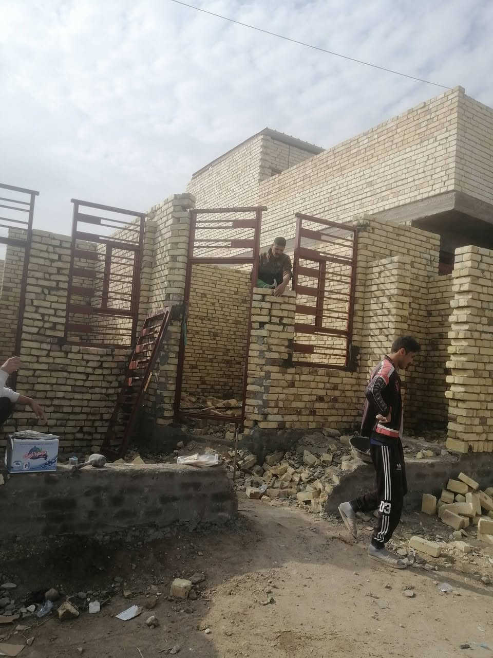 سلام عليكم اخوان للمقاولات العامه كرستة وعمل تسليم مفاتيح عمل وبناء البيوت وترميم البيوت الشغل يكون شغلنه لي عنده تطبيك كاشي مرمر بورسلين وجذان واجهات شتايكر وفرشي وصبغ البيوت والئكافه أعمال بناء  تواصل معه ع خاص محافظة كربلاء وقضاء طويريج وبابل كافه ع الأرقام الموجوده بالمنشور بأشراف مهندس ملاحضه لكافة الأعمال  نشتغل
***********
***********
