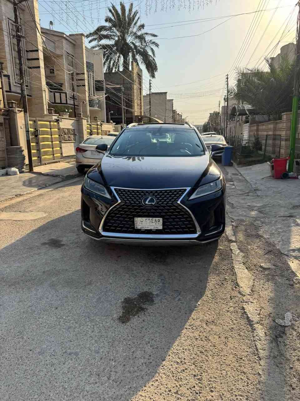 لكزز 
2022
RX450 H
محرك 3500 
هايبرد 
6 سلندر 
بيها اكثر من قطعه صبغ 
ماشيه 54 
لون نيلي داخل بيج 
العنوان السيديه
فول موصفات 
الرقم ***********
