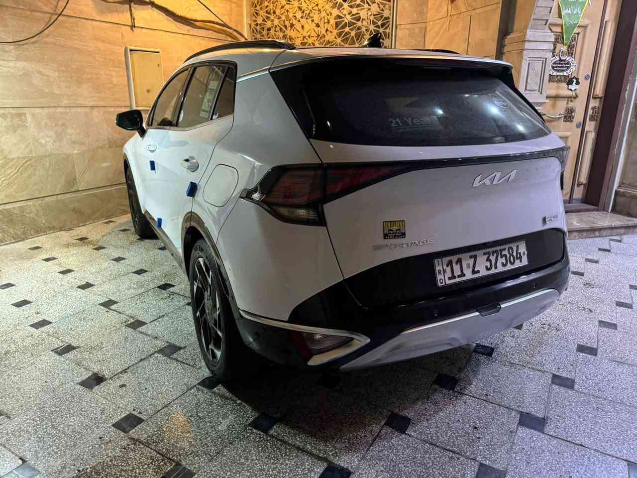 سلام عليكم للبيع كيا سورتج موديل 2025 ماشيه 16 الف 
السيارة جديده بل باكيت 
مكفوله كفاله عامه  
فول مواصفات 
موصفات ال جيتي لاين 
السياره ضمان الدوليه العراقيه للسيارات 
فول واحد ع واحد 
السعر 247 او بيها مجال للشراي 
مكان السياره بغداد شارع الكياره 
***********
غير متواجد ع الفيس 
مكلف في النشر فقط
