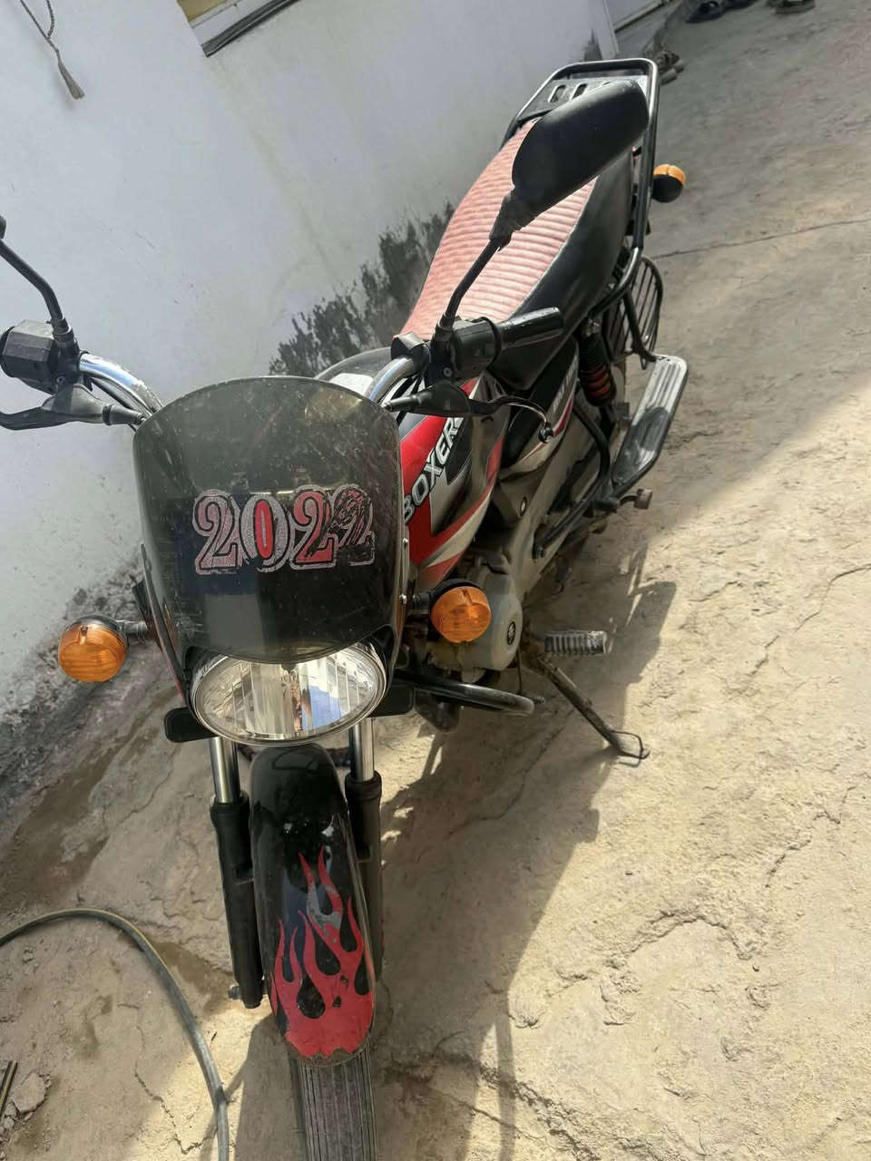 دراجه بوكسر اللبيع 22
كفاله شلعه ومعدل محرك فول 
السعر 950 مكاني ديالي الخالص 
رقم ***********
