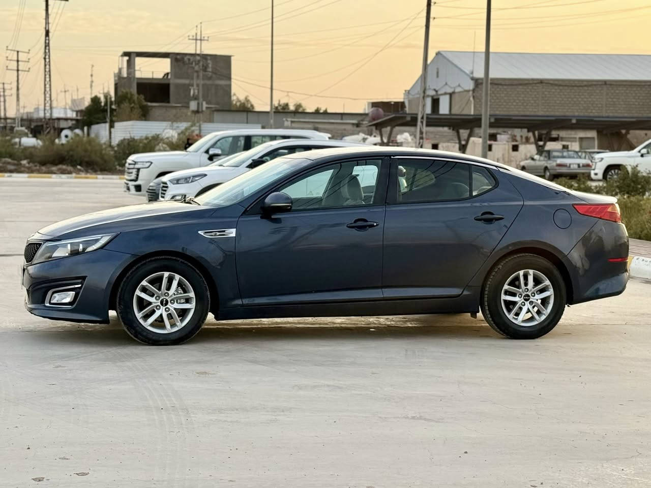 السلام عليكم
اوبتما موديل 2014 شكل 15 

خليجي محرك 2400 درش 

محرك مكفول مامفتوح

رقم بغداد شرط لتحويل 

سياره بيه صبغ بابين 

موصفات نص فول 

ماشيه 217 

لون رمادي 

لسعر 114 وبيه مجال 

رقم تليفون ☎️  7723872942
