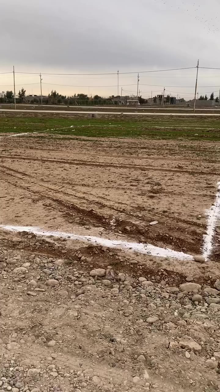 يتوفر قطعة ارض للبيع مساحة القطعة. ٢٠٠ متر كركوك حي البدر خلف التانكي السعر المذكور بالفيديو غير صحيح نزلنة السعر ١٥ مليون وقابل للتفاوض خدمات متوفر لتفاصيل اكثر الاتصال ع رقم التالي ***********
