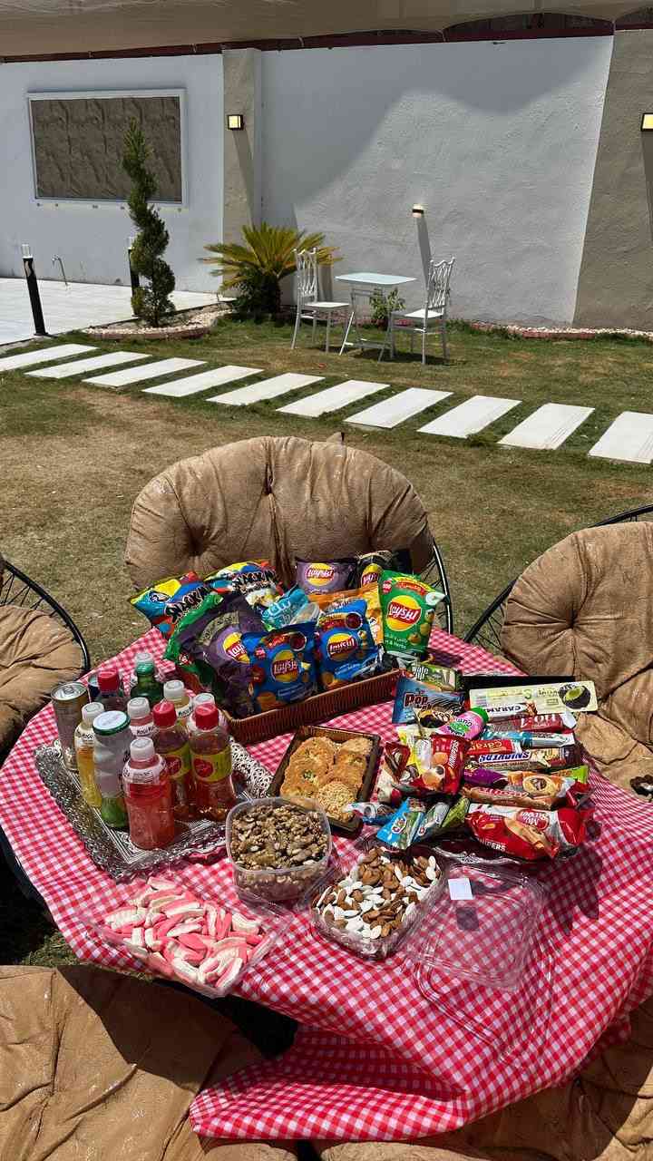 على بركة الله منتجع للبيع
Vib

المساحة المنتجع نصف دونم طول 

 سياج بارتفاع 3 امتار 

وعرض الشارع الامامي 15 متر 

الاثاث كامل بعده جديد 

غرفة  3 أسرة + سبلت

صالة كبيرة 6*10 مع تخم 

 تخم رائسي + سبلت كنتوري مع طاولة طعام 6 كراسي خشب زان 

كاونتر mdf

ثلاجة حجم كبير + بلازما حجم 75"

منظومة كامرات 

مسبح 1٣*7 مع مسطحات 2 للاطفال 

العاب / صالة العاب بليارد ومنضدة 

مرجوحة كبيرة مرجوحة اطفال لعبة سفينة ولعبة توازن اطفال 

مولد 75 kv

رافعات فولتية 

جلسات متعددة 

حدايق ٤ /٢ صغير /٢ كبير 

غرفة تركي

تصريف المياه بانسيابية على ارتوازي

اشجار زينة واوراد وحمضيات

كراج سيارات يتسع لاكثر من 4 سيارات #ملاحظه 

 للاستفسار عن السعر والتفاصيل الاخرى  الاتصال على الأرقام التاليه ***********

***********

***********
