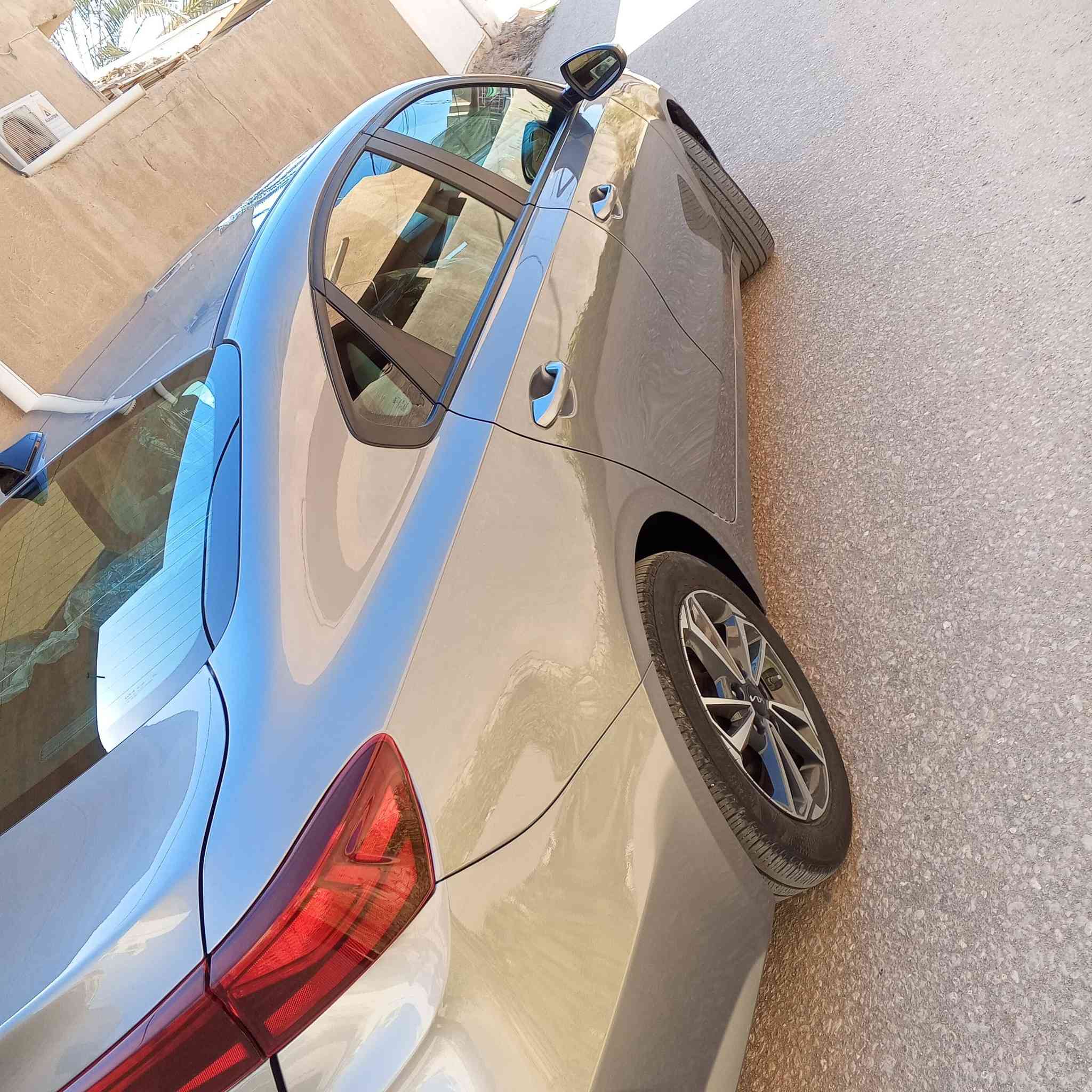 السلام عليكم كيا فورتي موديل 2024 مكينة كير تبريد حداديه كهربائيات كلها جاهزه السياره ماشيه 37 رقمها بابل والسونار موجود للاستفسار الاتصال ‏‪0773 524 9784‬‏ السعر 170 وبيها مجال
