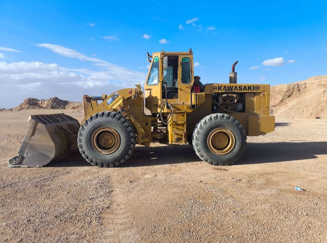 شفل ساوسكي للبيع حجم 85 نضيف وجاهر للشغل السعر ثلاثه الا ربع اي 275 ورقه بسمي تحويل   ثاني يوم للاتصال ***********   :  ***********
