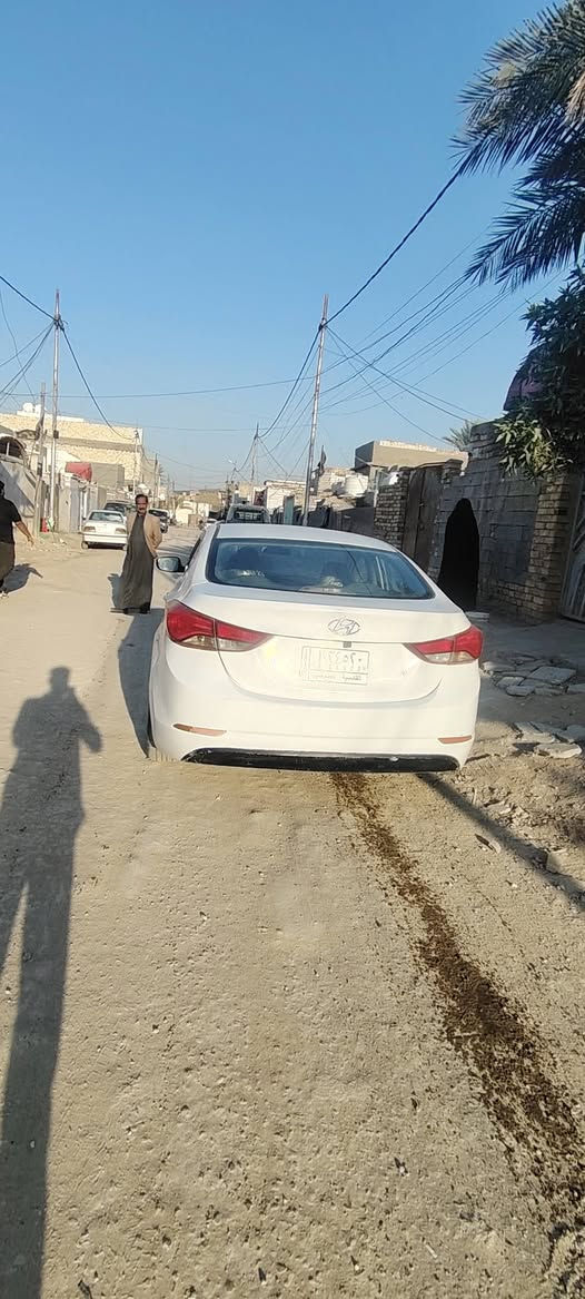 السلام عليكم ورحمة الله وبركاتة
النترا موديل 2014
 مكينه وكير مكفولات
حداديه جاهزن خلفي امامي
تبريد ثلج
تايرات خلفي امامي جديد
باتري جديد
كهربائيات كلها شغاله
السايره وارد خليجي
السياره بيها جفيه من جهة السايق
وضربه بالجنطه
معمره وكامله مثل ماموضح بالصور
السعر 93 ورقه وبيها مجال للشراي
متواجد اتصال  او واتساب فقط
***********.
