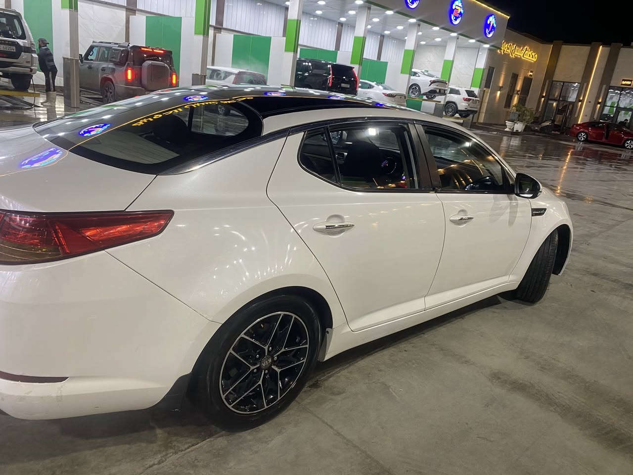 السلام عليكم كيا اوبتما موديل 2012 فول مواصفات قطعتين تبريد. 2400 خليجي  بصمة مكينة مفتوحة *********** 
السعر ١٢٠بيها جاملغ الي بصفحة السياق بدون دواخل
