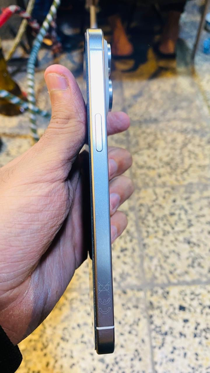 السلام عليكم
•  ايفون 📲 15 برو ماكس 

•  بطاريه 🔋89

•  ذاكره 256

•  شرق اوسط عربي 

•  شخط واحد ماكو بل جهاز اخو الجديد 

•  مكفىل كفاله عامه من فتح وتصليح 
•  السعر / مليون
***********واتساب
